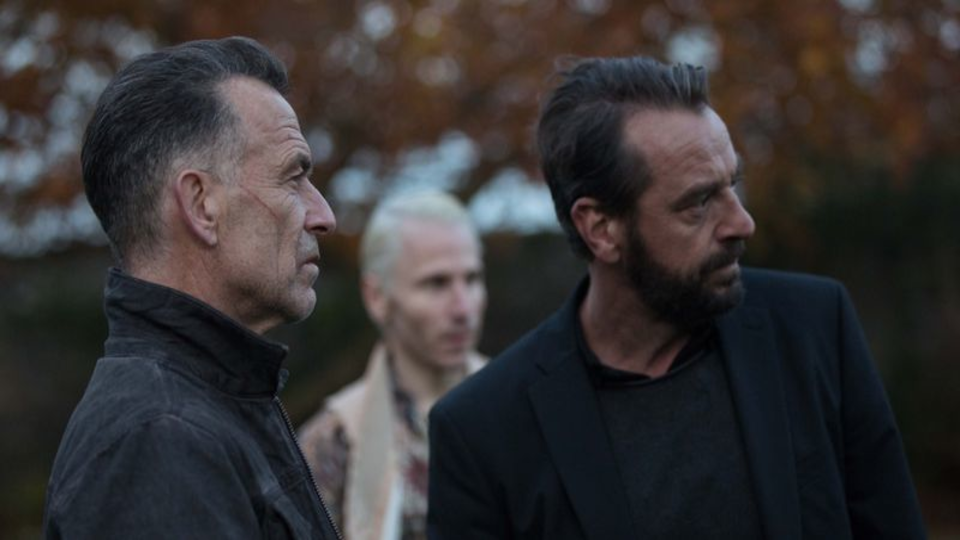 Под прикрытием