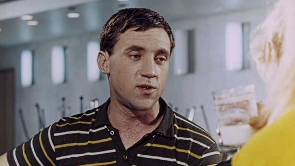 Кадр из фильма Саша-Сашенька