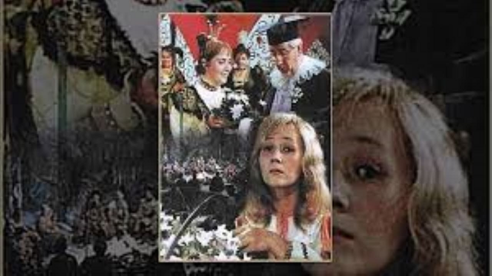 Кадр из фильма Двенадцать месяцев