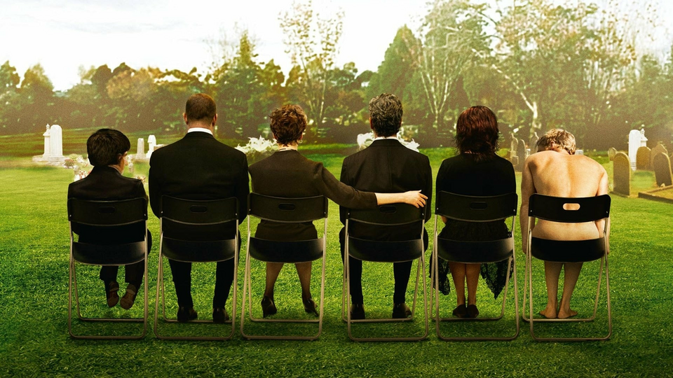 Смерть на похоронах