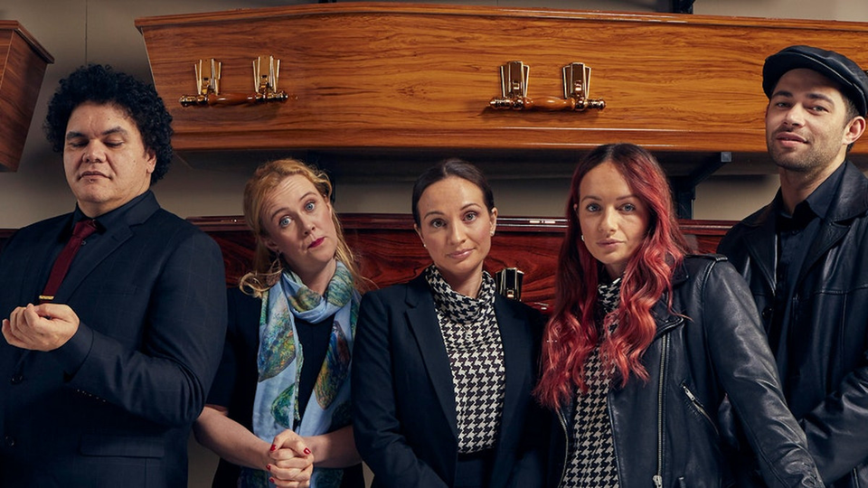 Девушки из похоронного бюро