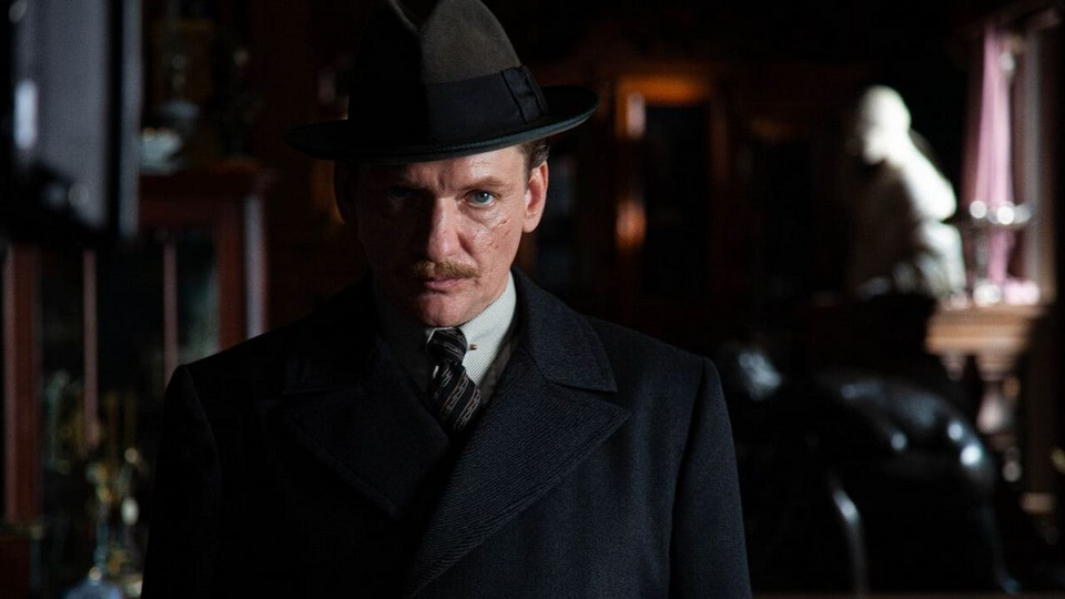 Кадр из фильма Хитровка. Знак четырёх